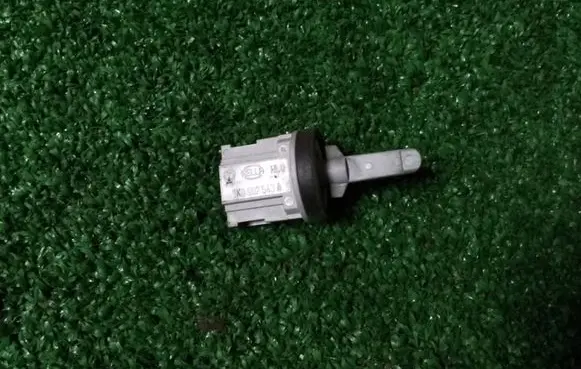 Volkswagen Golf V Interior temperature sensor 1K0907543A 040604 585507