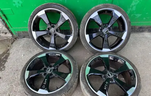 Audi RS3 R19 alloy rim 8V0601025