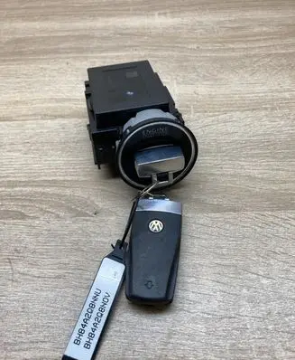 Volkswagen PASSAT B7 Ignition key card reader 3C0905843T