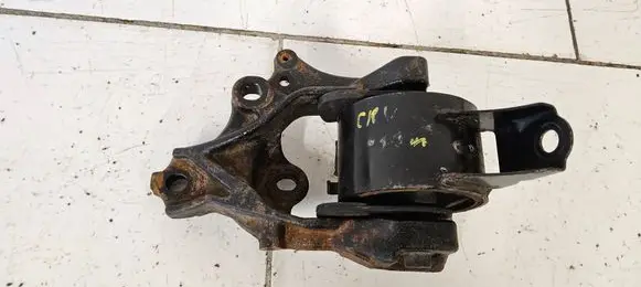 Honda CR-V Engine mount bracket 
