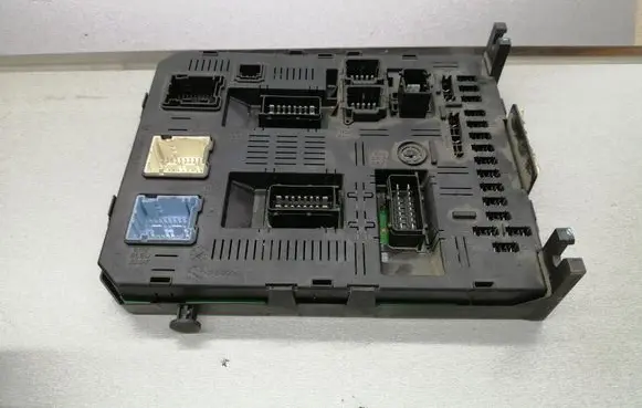 Peugeot 407 Comfort/convenience module 9661940180