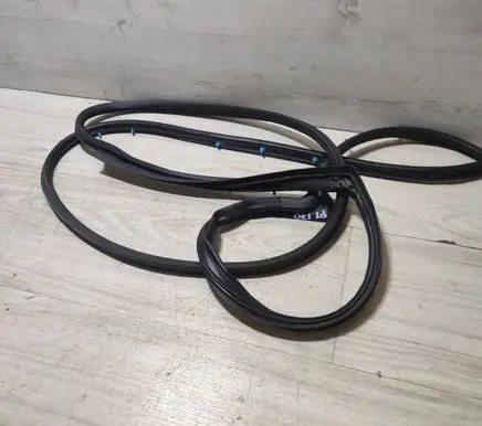 Suzuki Vitara (LY) Rubber seal rear door 