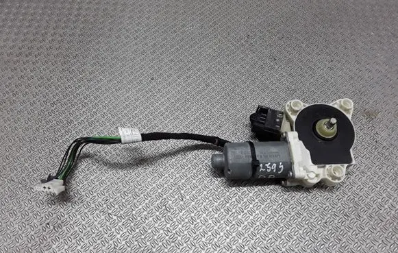 Mercedes-Benz E W211 Front door window regulator motor A2118203042