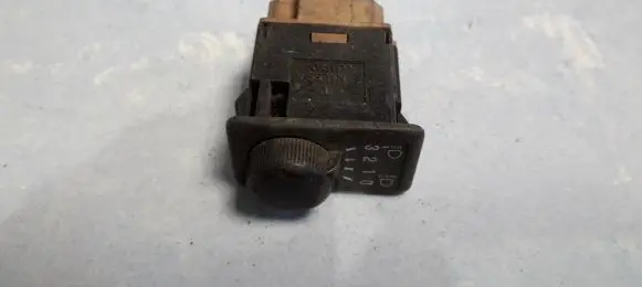 Nissan Primera Headlight level height control switch