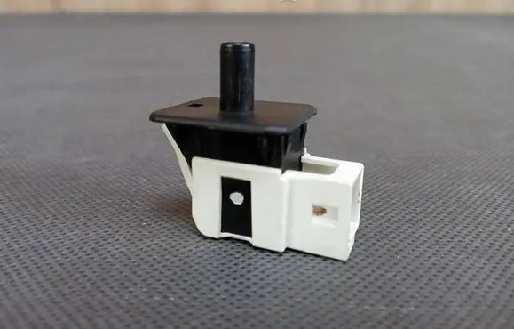 Mercedes-Benz CLK A209 C209 Front door sensor coupe A2028209410 2028209410