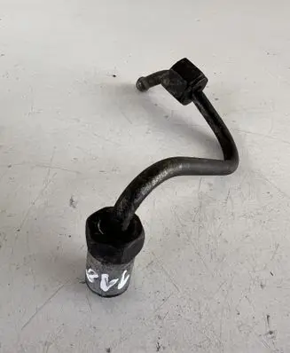 Nissan Patrol Y61 Fuel injector supply line/pipe 