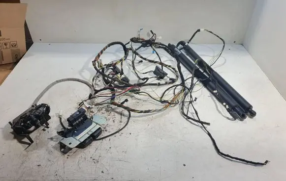 BMW 3 GT F34 Tailgate hydraulic set 7410612 7298983 7298984