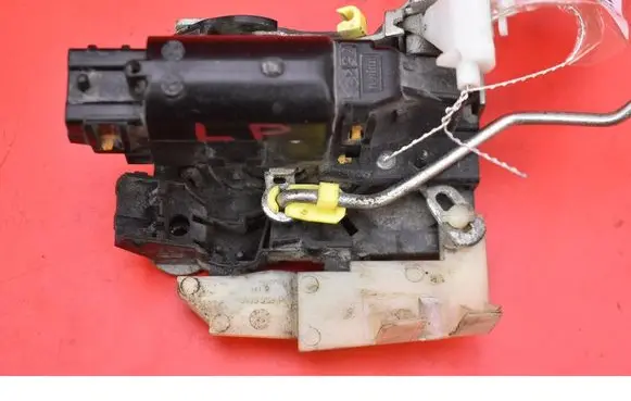 Dacia Dokker Front door lock
