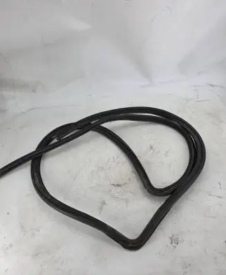 BMW 5 E34 Loading door rubber seal (on body)