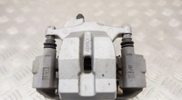 Toyota Prius+ (ZVW40) Rear brake caliper 4785047060