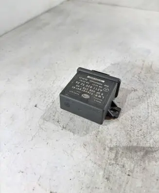 Mercedes-Benz E W211 Light module LCM 5DF00827800 A2118203226
