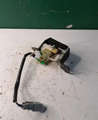 Honda CR-V Tailgate window lock/catch/latch 