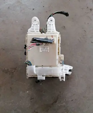 Toyota Auris 150 Fuse box set 8273002140A 02108F03