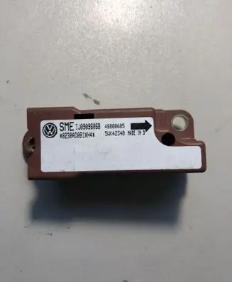 Skoda Octavia Mk1 (1U) Airbag deployment crash/impact sensor 1J0909606B