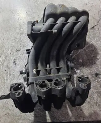 Volkswagen Golf IV Intake manifold 06A133205E