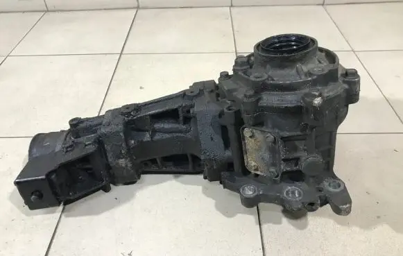 Gearbox transfer box case