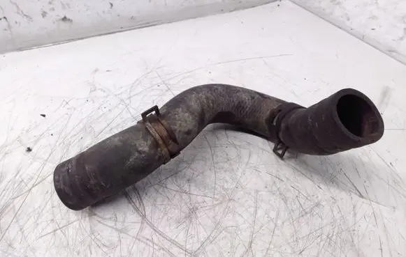 KIA Carens I Engine coolant pipe/hose