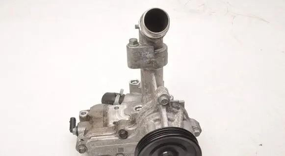 Hyundai Bayon Water pump 2M425