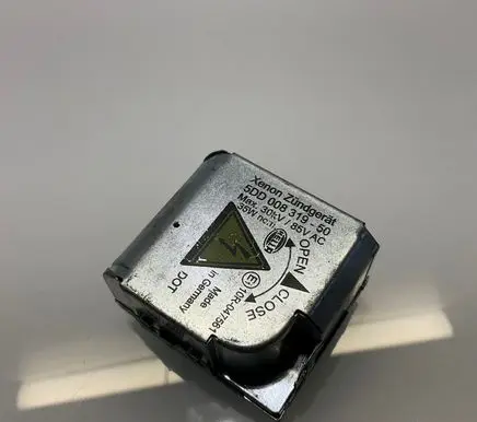 Mercedes-Benz E W211 Headlight ballast module Xenon 5DD0831950