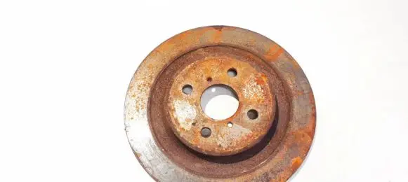 Toyota Yaris Rear brake disc neventiliuojamas