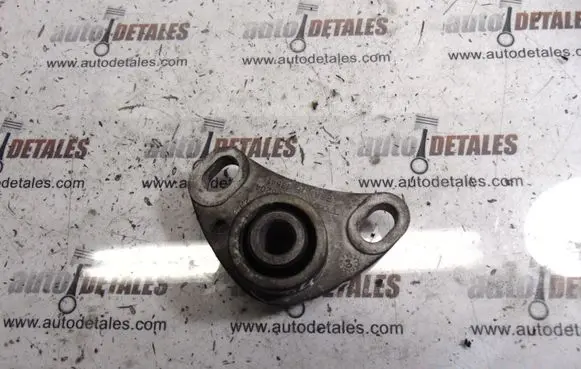 Volvo XC90 Engine mount bracket 8666204