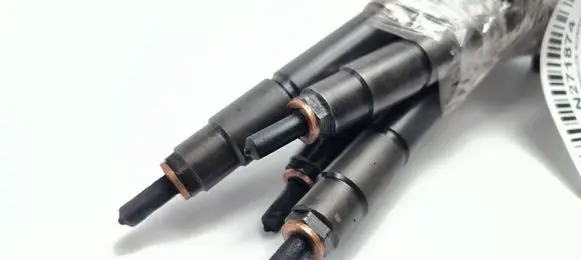 Mitsubishi Pajero Fuel injectors set