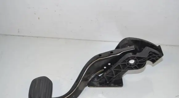 BMW 2 Active Tourer U06 Brake pedal 6891135 7916245 35007916245