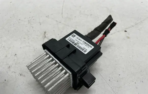 Opel Insignia A Heater blower fan relay 13598091