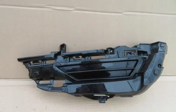 Volvo XC60 Front bumper lower grill 32234967