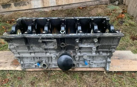 Jaguar XJ X308 Engine block 
