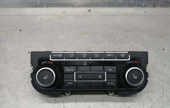 Volkswagen Tiguan Climate control unit