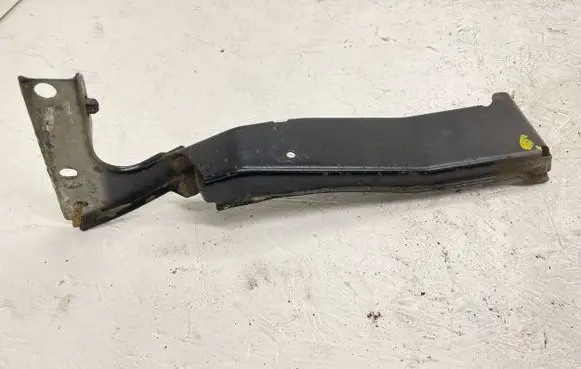 Audi A5 8T 8F Fender mounting bracket 8T0821136A