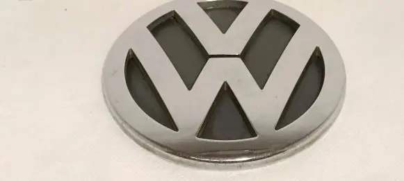 Volkswagen Jetta V Manufacturers badge/model letters 1K5853630
