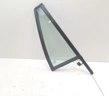 Volvo XC90 Rear vent window glass 30674357 43R001582