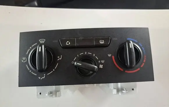 Citroen Berlingo Climate control unit 1400153280 P8322 A42102200