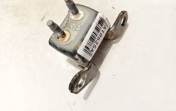 Honda FR-V Rear door lower hinge