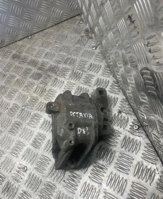 Skoda Octavia Mk2 (1Z) Engine mount bracket 1K0199262