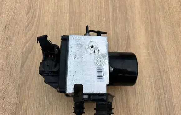 Volkswagen PASSAT B6 ABS Pump 3C0614109AF