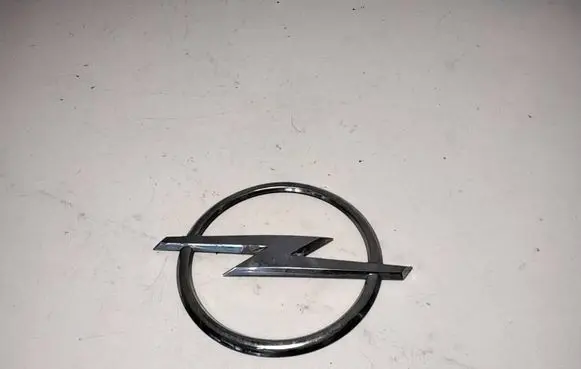 Opel Omega B1 Manufacturers badge/model letters 13266306