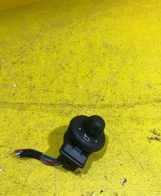 Mini One - Cooper Clubman R55 Tailgate/trunk/boot open switch 118KM
