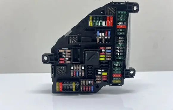 BMW 5 F10 F11 Fuse module 9264923 417033452