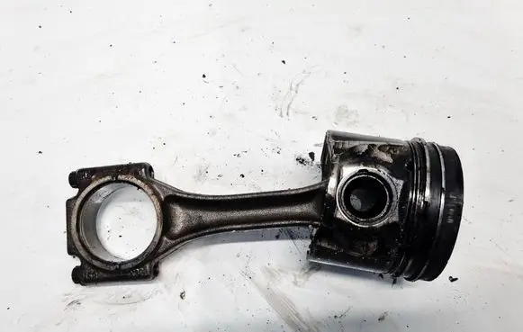 Volkswagen Polo III 6N 6N2 6NF Piston with connecting rod 