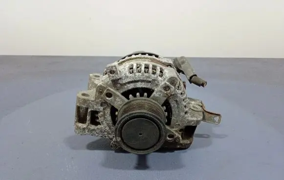 Toyota Auris 150 Generator/alternator 27060-0R011