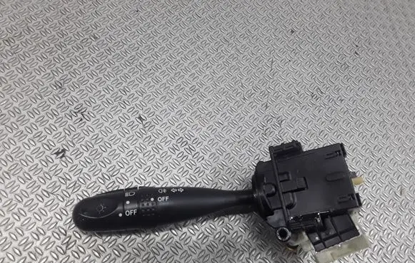 Toyota Yaris Indicator stalk 1736482