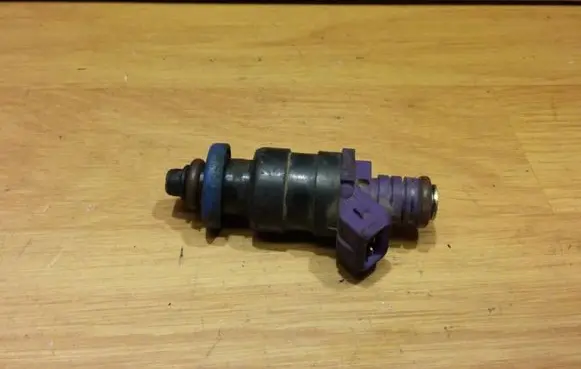 Volvo S40, V40 Fuel injector 9125118