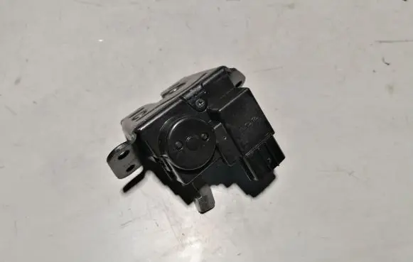 KIA Carens I Tailgate/trunk/boot lock/catch/latch