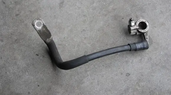 Volkswagen Touran III Negative earth cable (battery) 