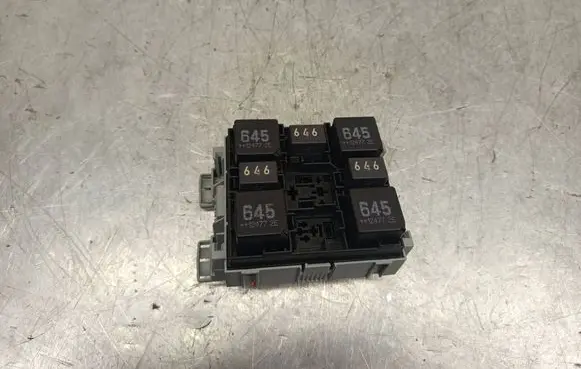 Porsche Cayenne (92A) Relay mounting block 7P0937211A