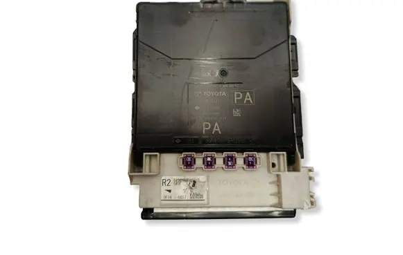 Toyota RAV 4 (XA50) Central body control module 8922142410 50141494 20A9E6