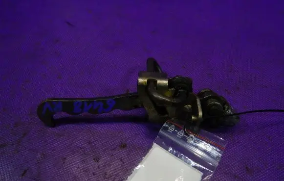 Opel Meriva A Front door check strap stopper
